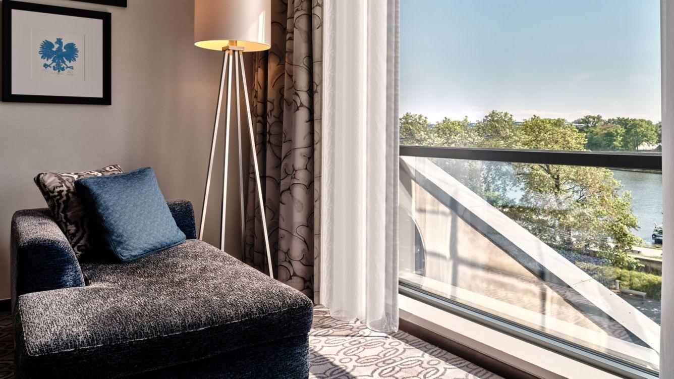 Sheraton Grand Cracovia Exterior foto A floor lamp
